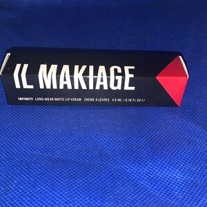IL Makiage 
Infinity 
Long-Wear Matte Lip Cream